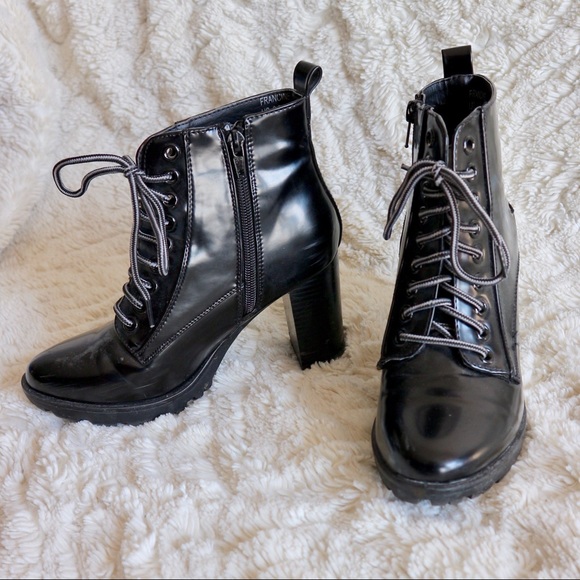 Lace up bootie with side zip - Picture 2 of 3